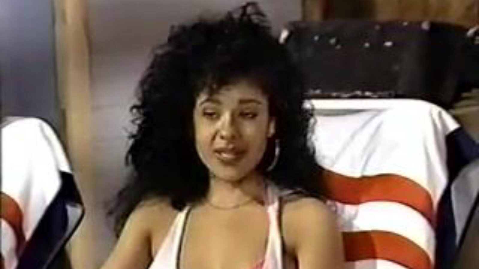 Retro USA 693 90s：免费的1992色情视频0C-Xhamster观看XUSAster上的Retro USA 693 90s的驼峰电影现场，带有1992、90年代最性感的复古，复古，免费的美国和美国免费色情电影场景