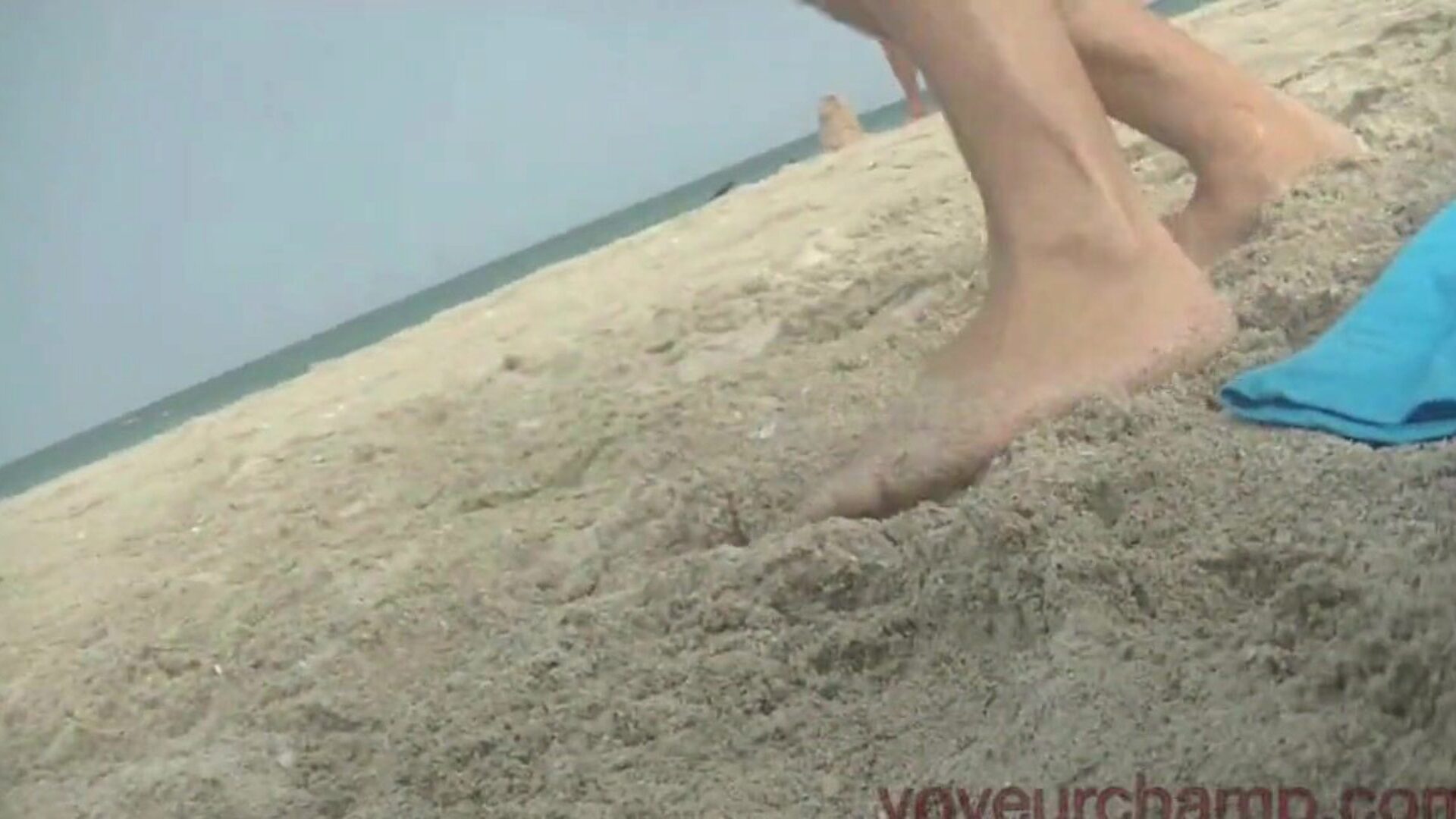 exhibicionistická manželka nahá pláž a veřejné škádlení! přejděte na naše stránky a podívejte se na všechny naše neobřezané klipy