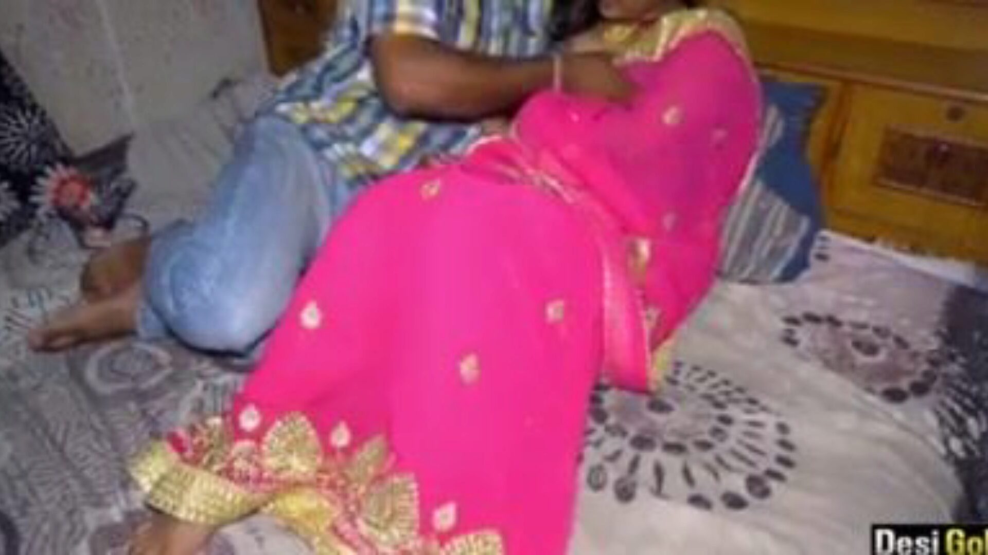 L'India indiana appena sposata riceve l'eiaculazione sexy pompata