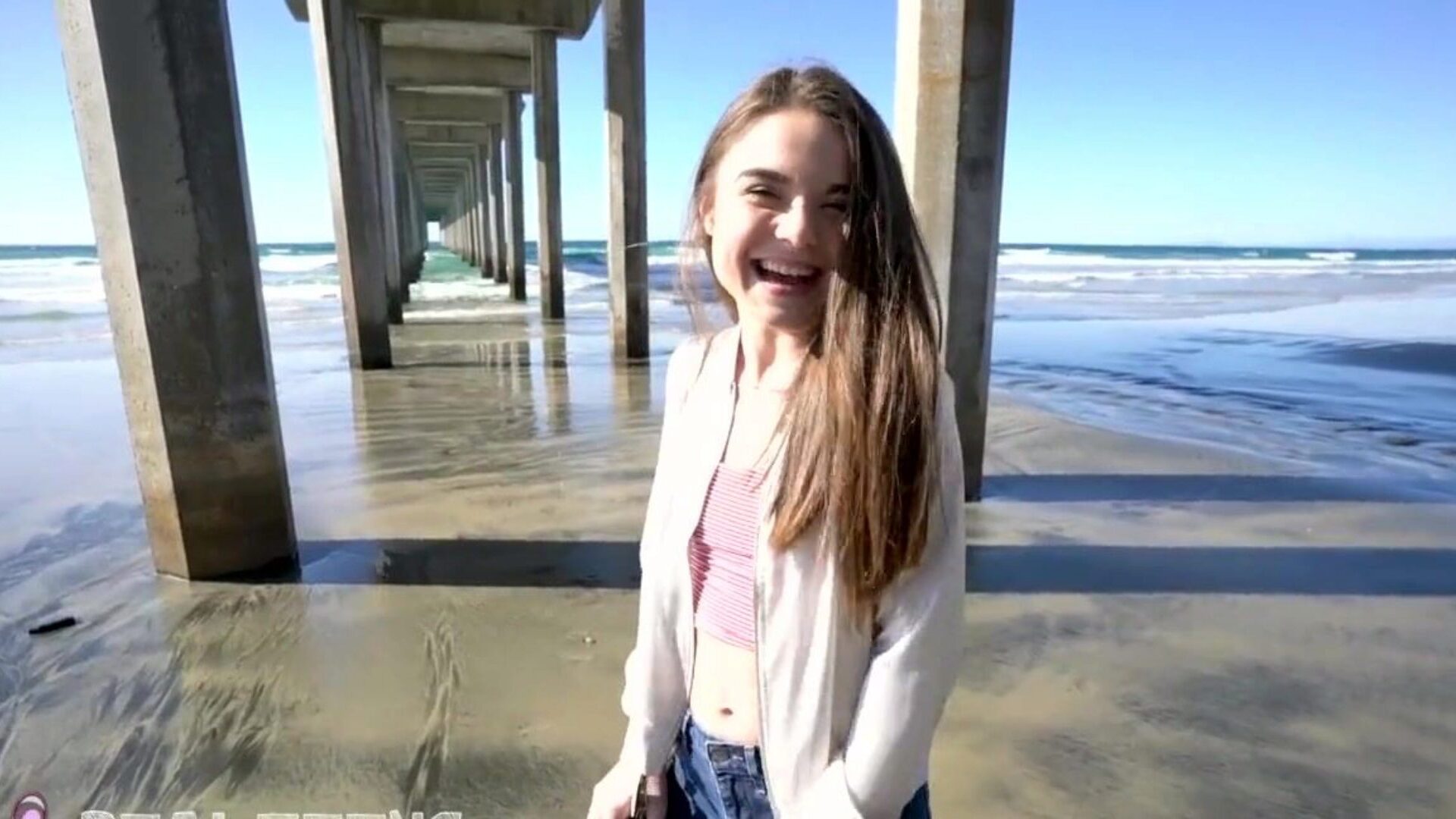 echte tieners - nieuwe meid megan marx verwerft ondeugend op het strand